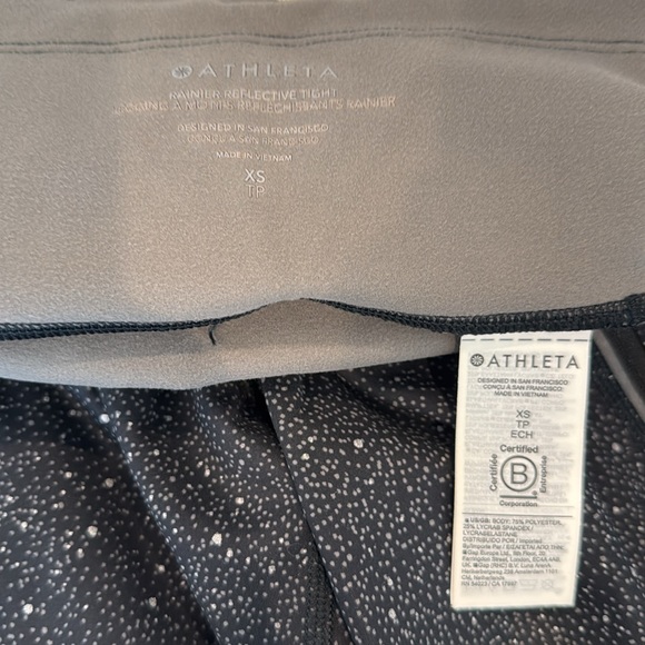 Athleta Rainier Reflective tights - Picture 4 of 4